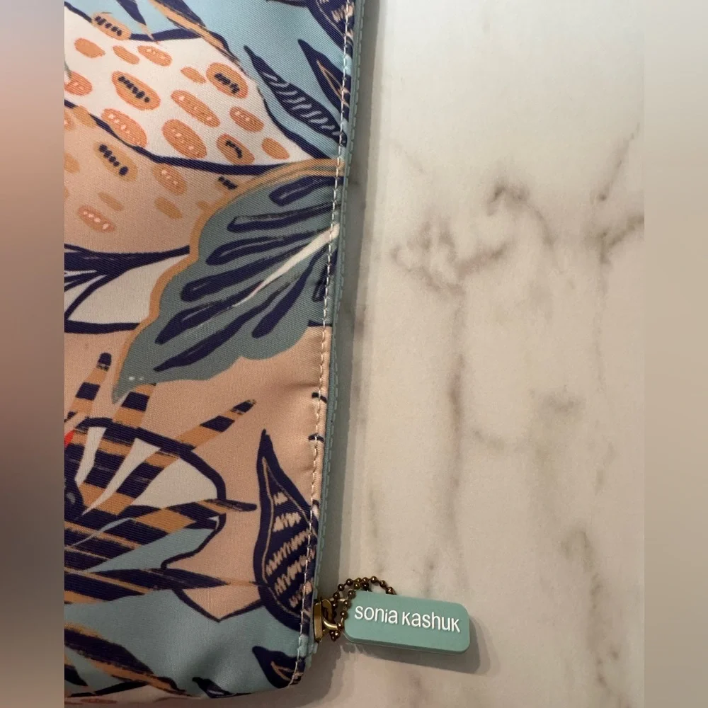 Sonia Kashuk dimensions overall